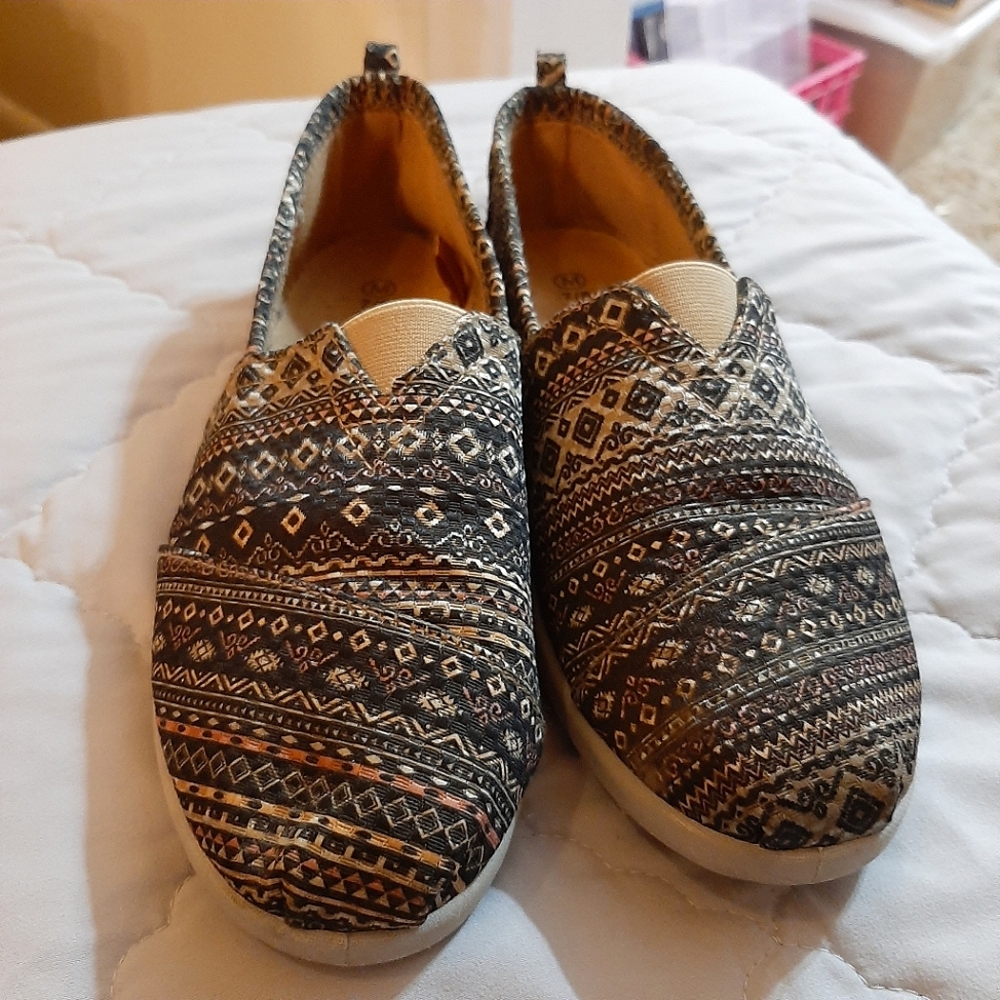Boho Slip-ons size 8